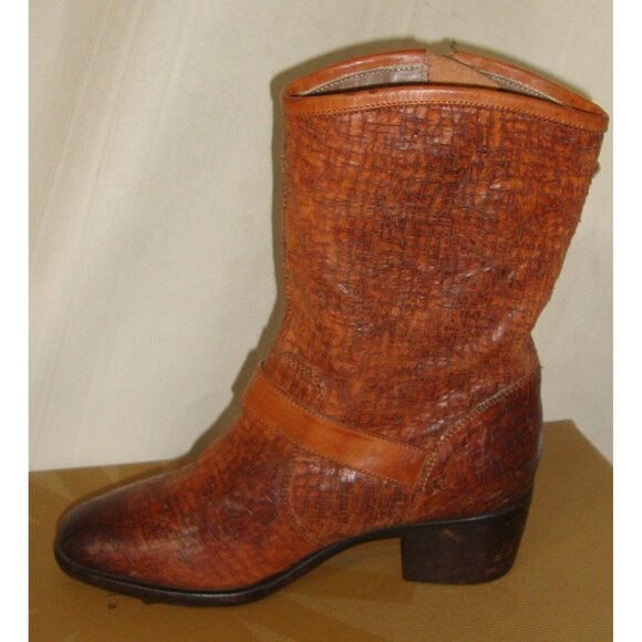 UGG Italian Collection CONCHETTA Weave Leather Buckle Boots Size US 7,EU 38 NEW - Picture 3 of 4